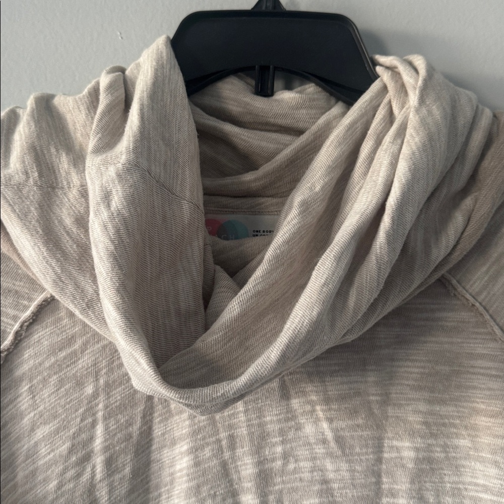 Free People FP Beach Women's Cocoon Cowl Neck Top Size M Based on Measurements - Picture 8 of 10